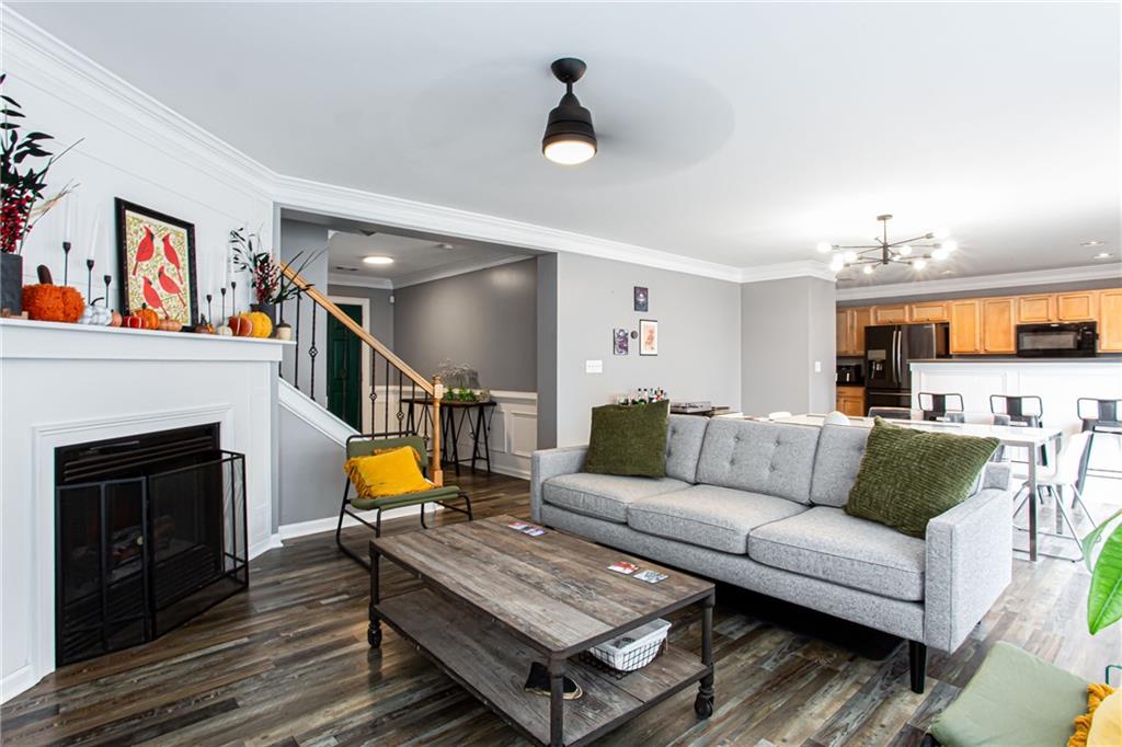 3663 Roseman Landing