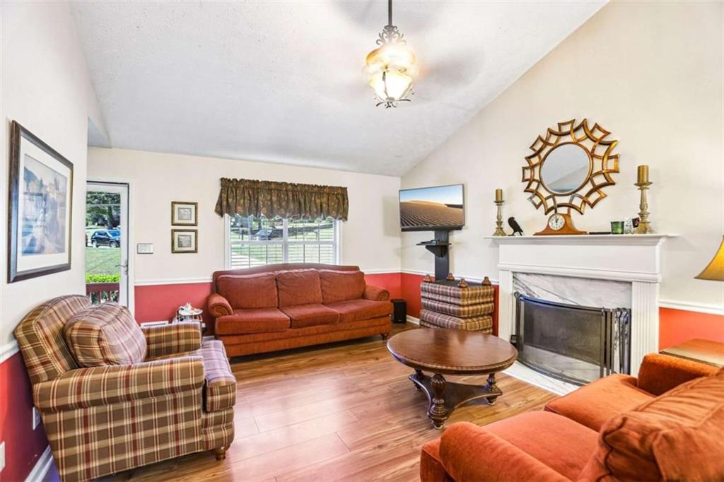 255 Orchard View