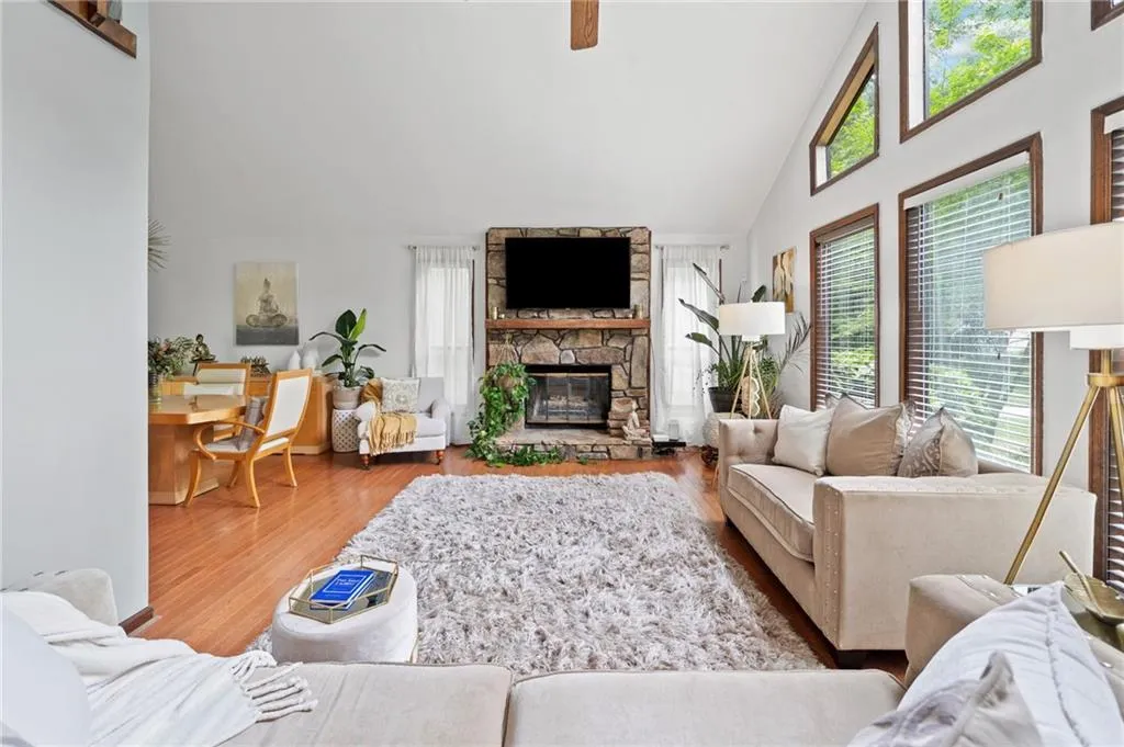 Kennesaw, Georgia 30152, United States, 3 Bedrooms Bedrooms, ,2 BathroomsBathrooms,Residential,Active,125976