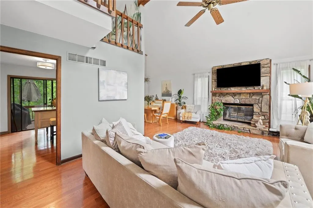 Kennesaw, Georgia 30152, United States, 3 Bedrooms Bedrooms, ,2 BathroomsBathrooms,Residential,Active,125976