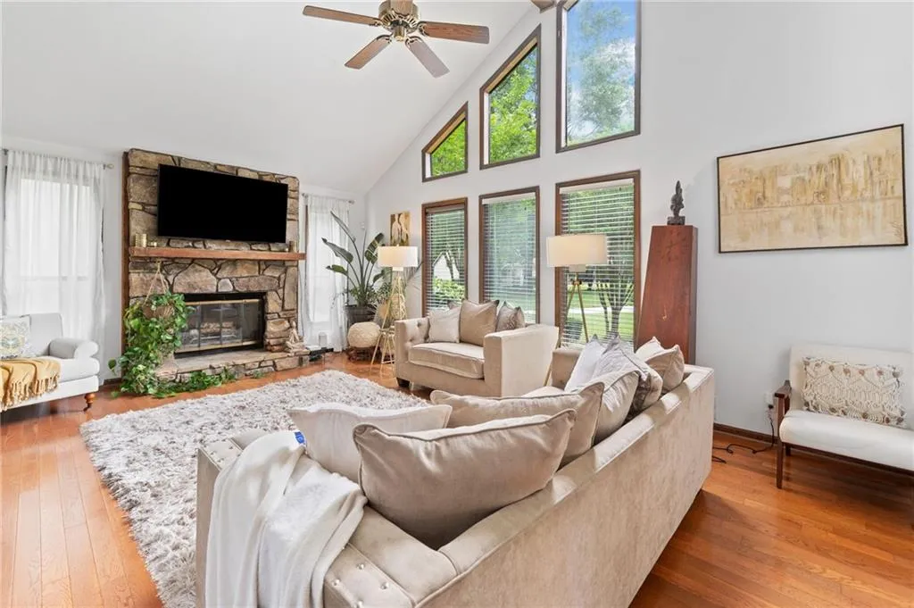 Kennesaw, Georgia 30152, United States, 3 Bedrooms Bedrooms, ,2 BathroomsBathrooms,Residential,Active,125976