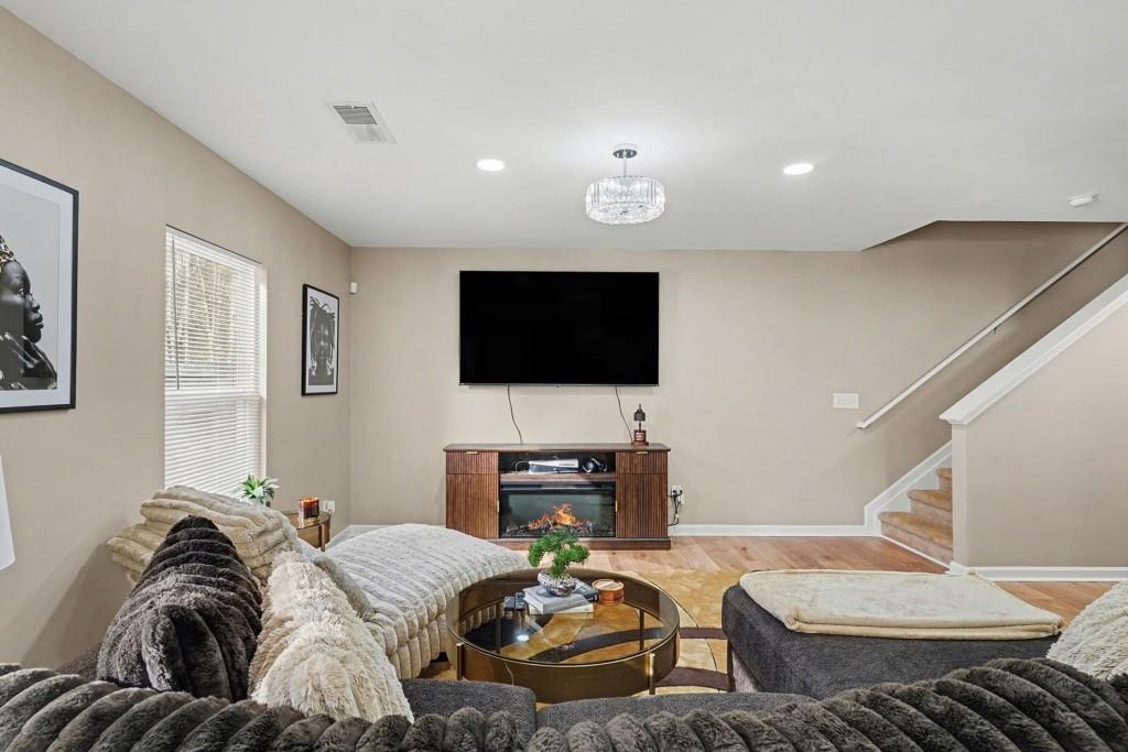 345 Arthurs Lane