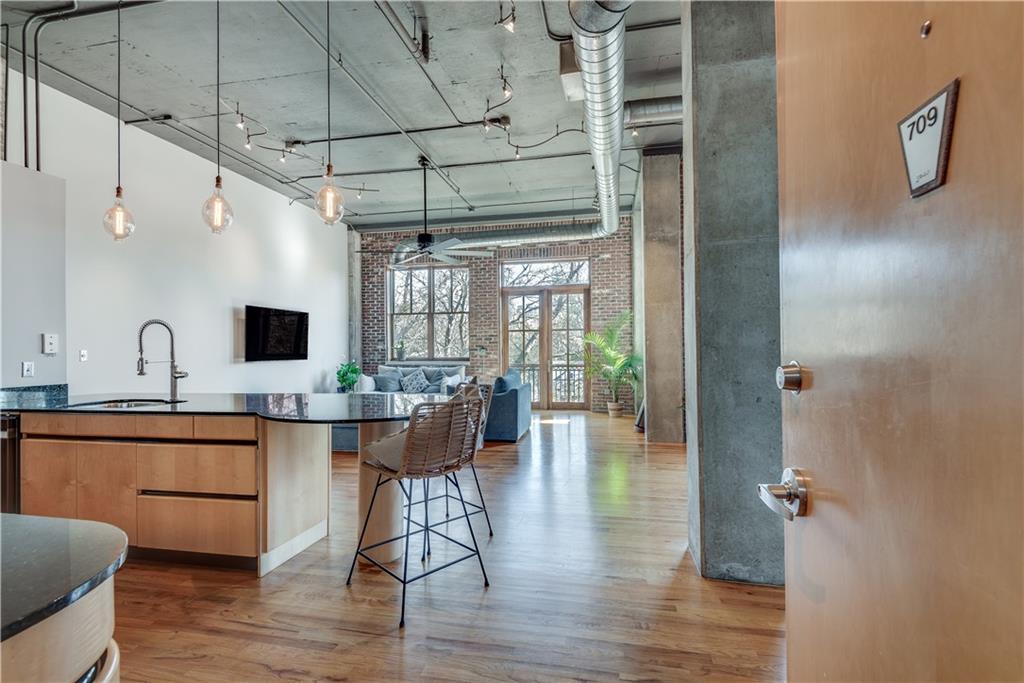 3235 Roswell Road 709