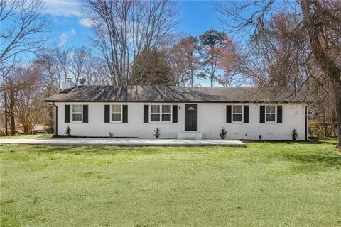 A home in Dacula