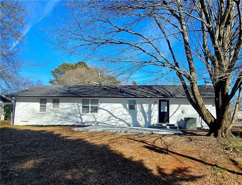 A home in Dacula