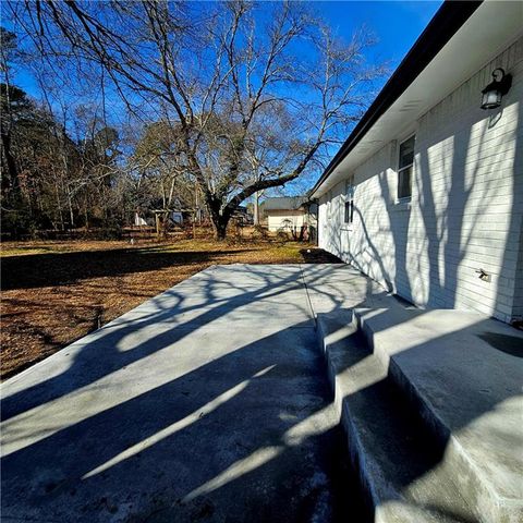 A home in Dacula