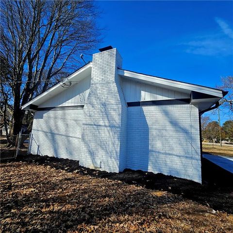 A home in Dacula