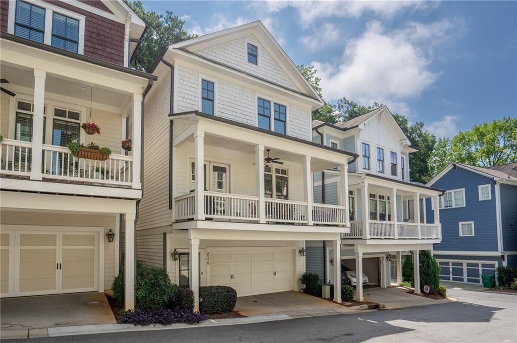 826 Grove Bend