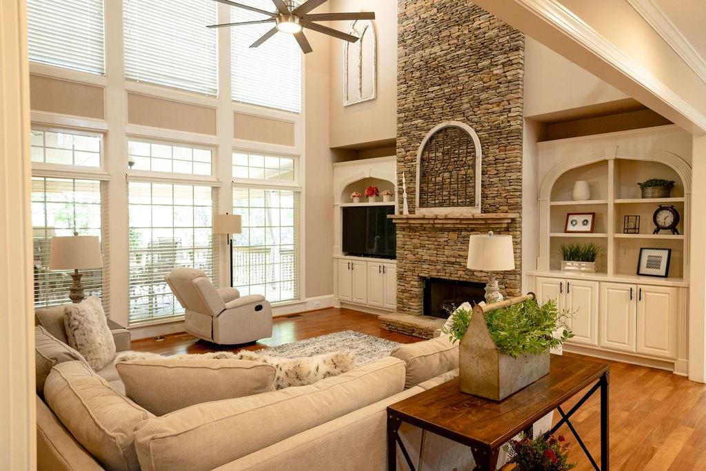 1405 Edenham Lane