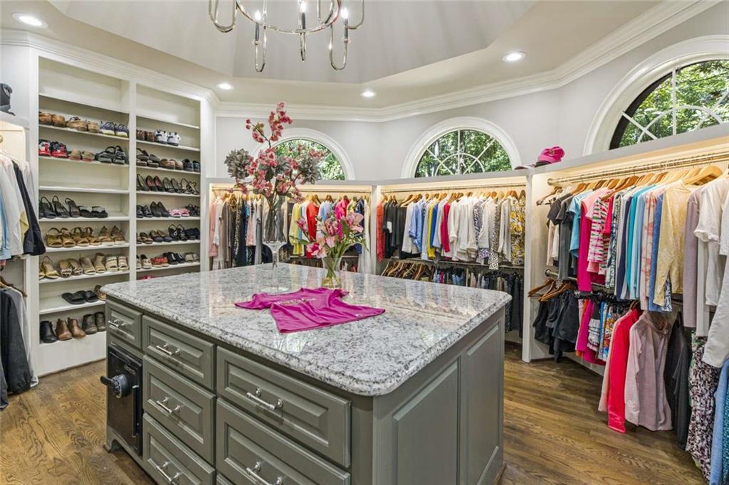 912 Mcelroy Mountain Drive