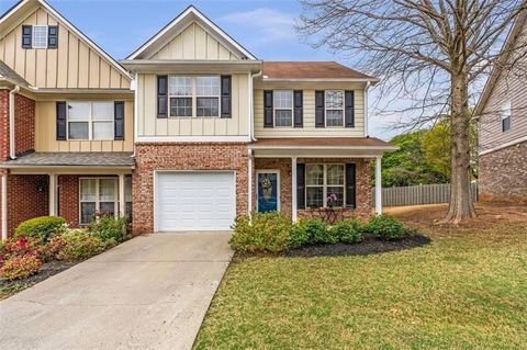 Townhouse For Sale - 4037 Hill Station Court<br/> Sugar Hill, GA 30518