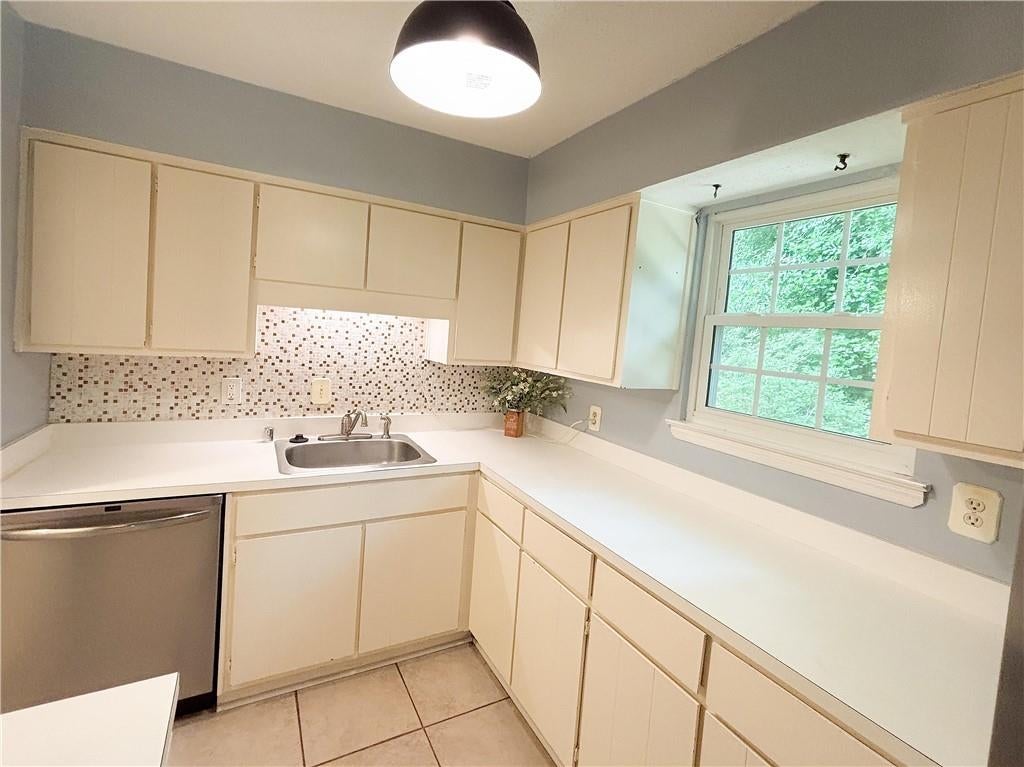 383 Leisure Court SW