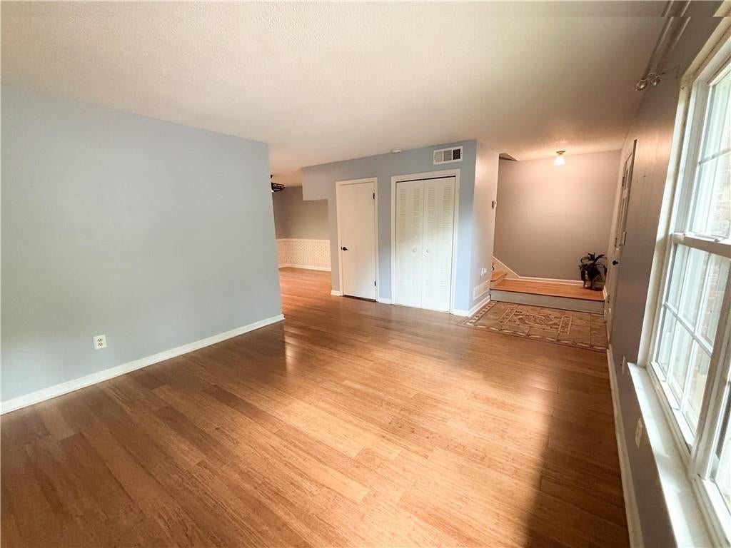 383 Leisure Court SW