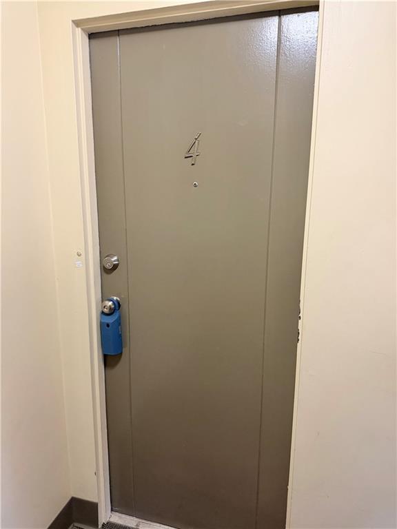 1381 Normandy Drive NE 4