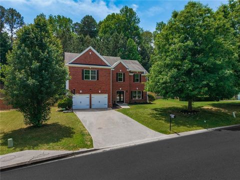 Homes For Sale - 4680 Carver Court<br/> Cumming, GA 30040