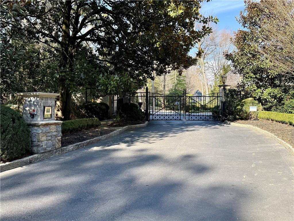 675 W Paces Ferry Road NW 10