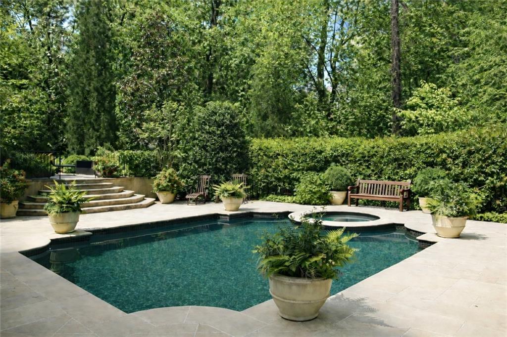 675 W Paces Ferry Road NW 10