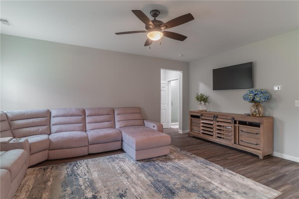 Hickory Manor - Residential