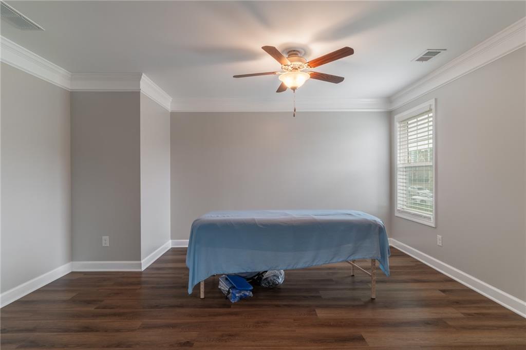 Hickory Manor - Residential