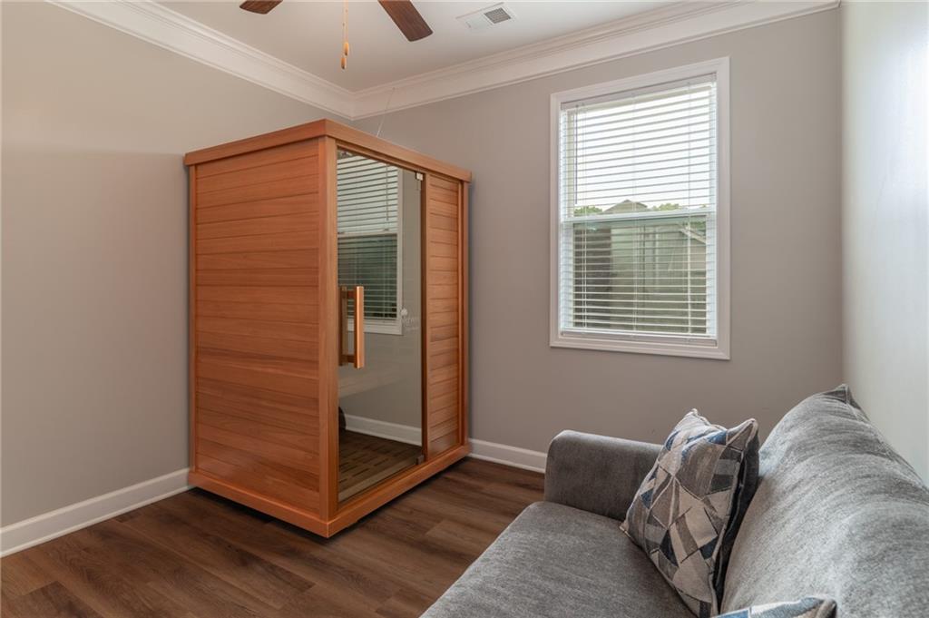 Hickory Manor - Residential