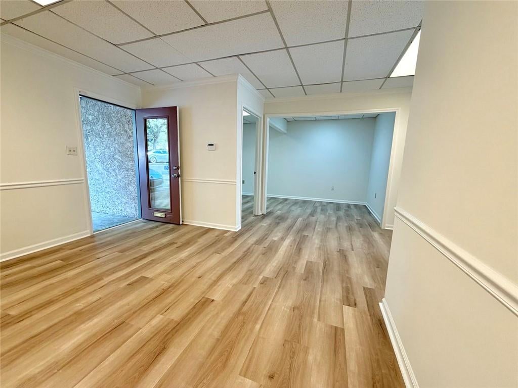 875 Old Roswell Road G300