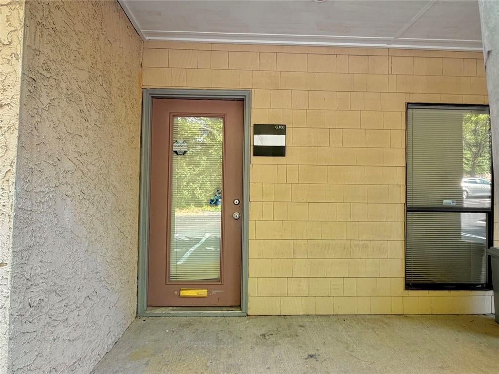 875 Old Roswell Road G300