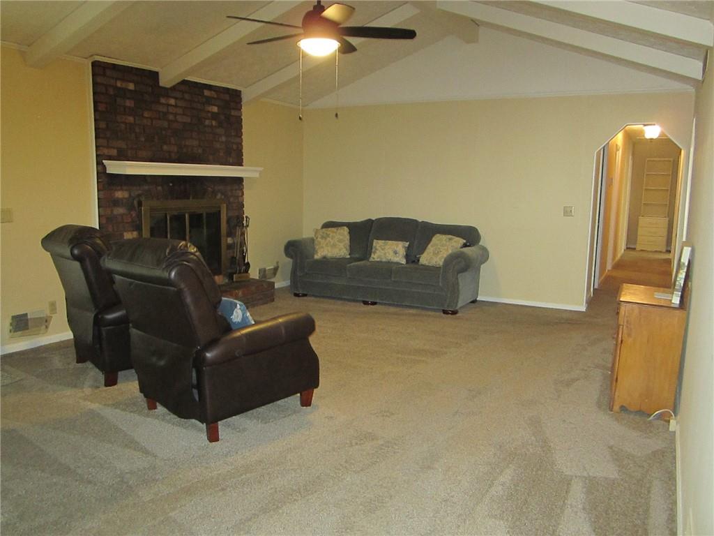 1611 Northwoods Drive