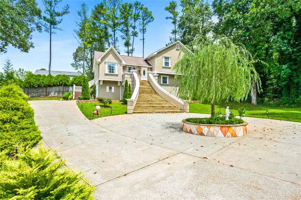 3183 MARY Drive