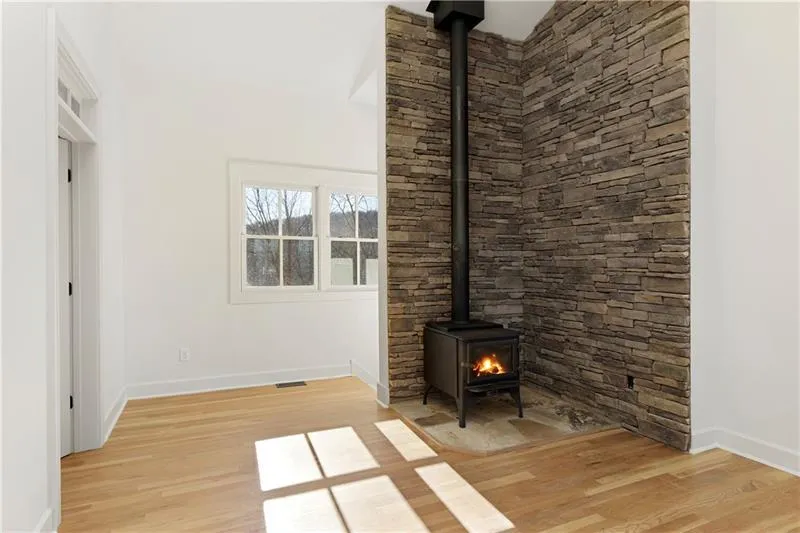 Jasper, Georgia 30143, United States, 6 Bedrooms Bedrooms, ,7 BathroomsBathrooms,Residential,Pending,22155