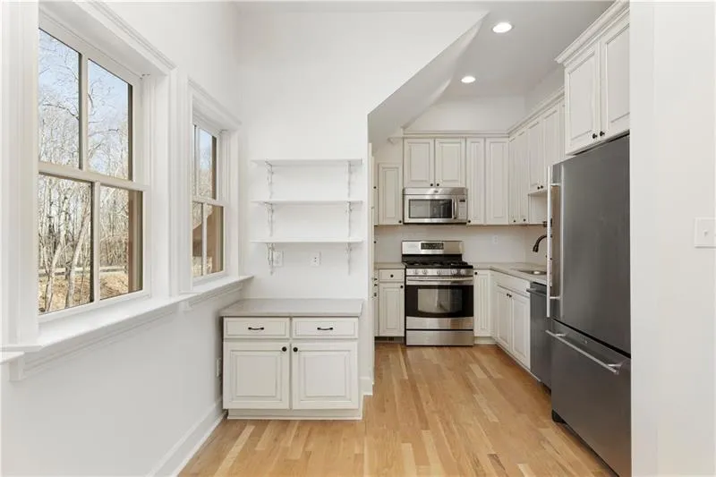 Jasper, Georgia 30143, United States, 6 Bedrooms Bedrooms, ,7 BathroomsBathrooms,Residential,Pending,22155