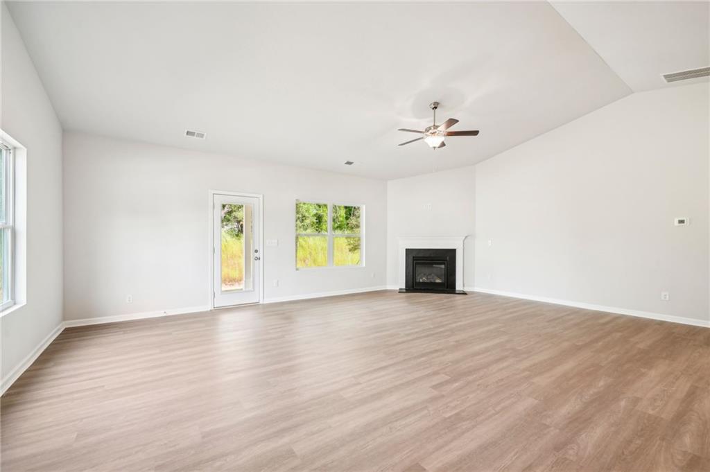 1411 Stephens View Drive, Loganville, Georgia image 6