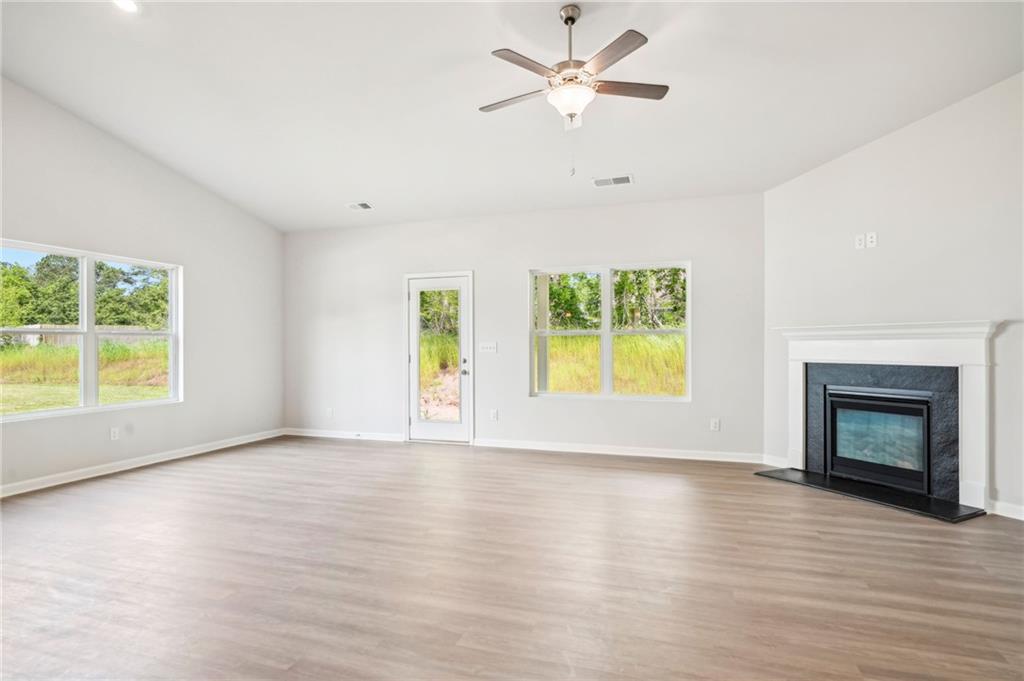 1411 Stephens View Drive, Loganville, Georgia image 7
