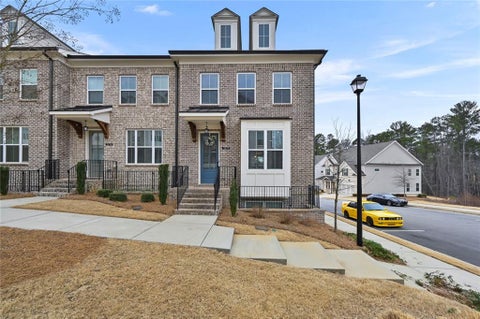 Townhouse For Sale - 3217 Bartee Walk<br/> Suwanee, GA 30024