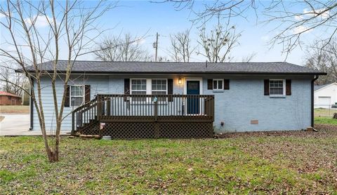 A home in Calhoun