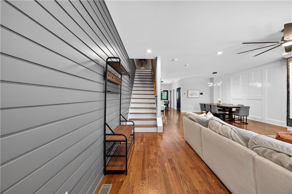 160 Vanira Avenue SE A