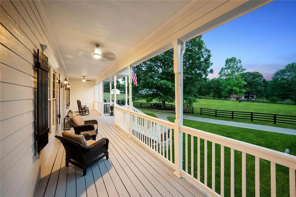 Canton, Georgia 30115, United States, 5 Bedrooms Bedrooms, ,6 BathroomsBathrooms,Residential,Active,135405