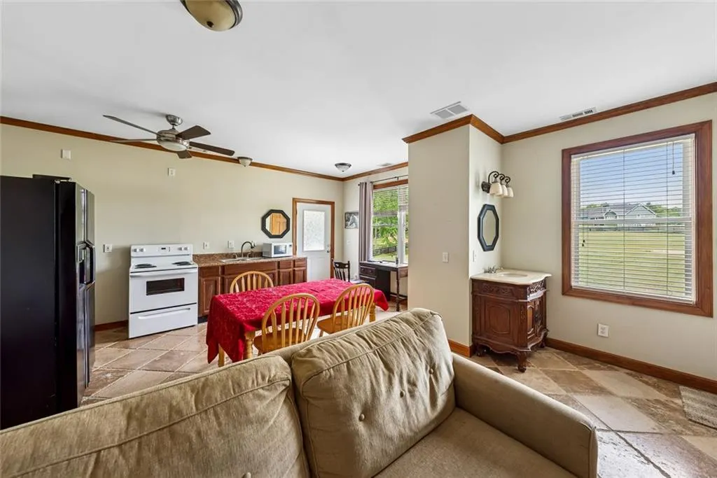 Canton, Georgia 30115, United States, 5 Bedrooms Bedrooms, ,6 BathroomsBathrooms,Residential,Active,135405