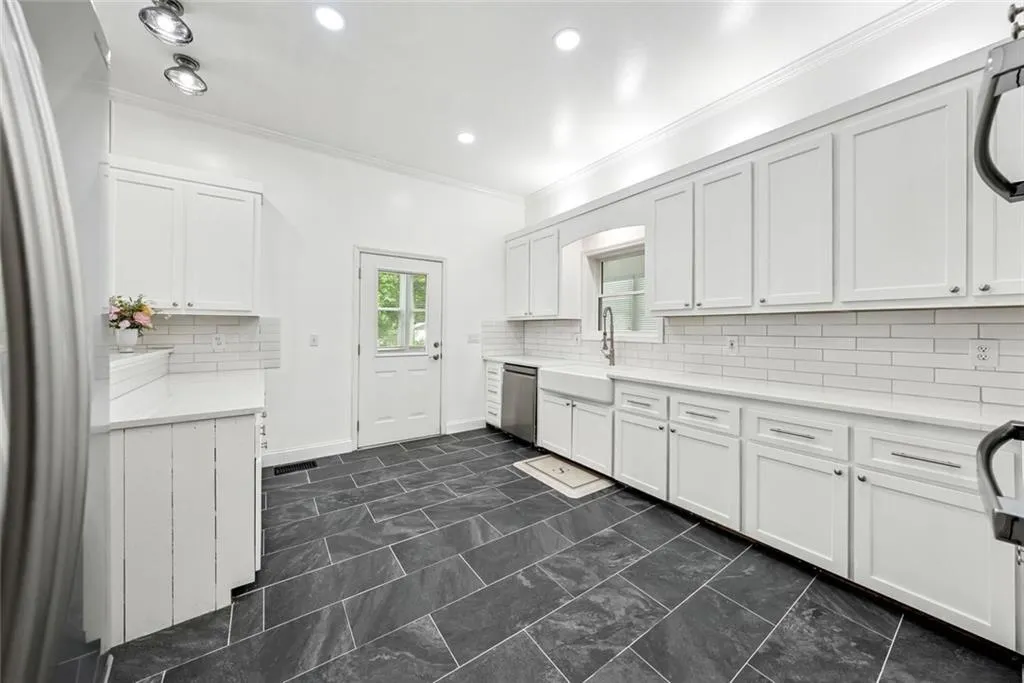 Canton, Georgia 30115, United States, 5 Bedrooms Bedrooms, ,6 BathroomsBathrooms,Residential,Active,135405