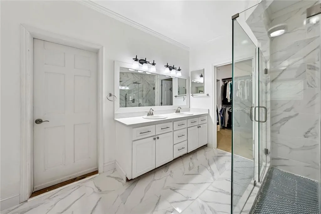 Canton, Georgia 30115, United States, 5 Bedrooms Bedrooms, ,6 BathroomsBathrooms,Residential,Active,135405