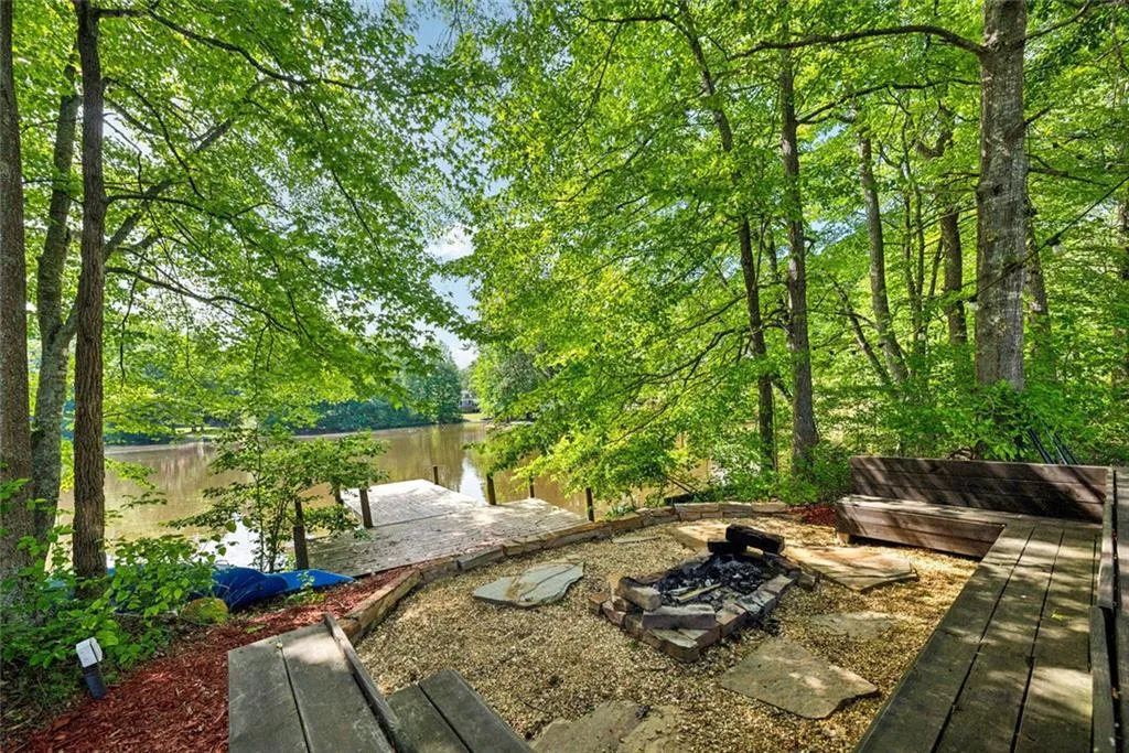 Canton, Georgia 30115, United States, 5 Bedrooms Bedrooms, ,6 BathroomsBathrooms,Residential,Active,135405