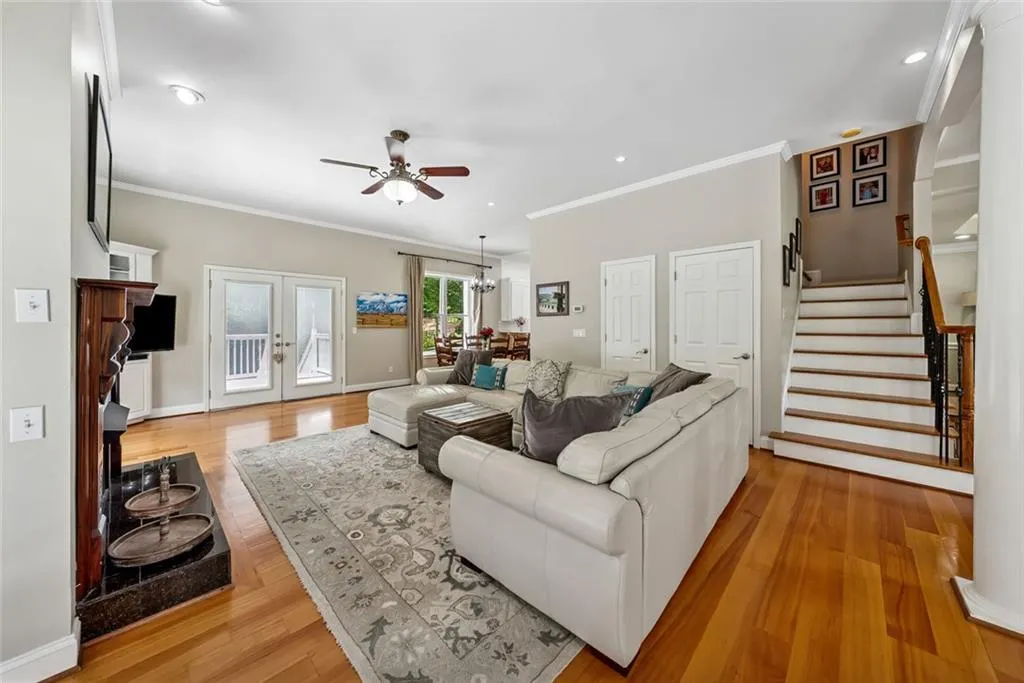 Canton, Georgia 30115, United States, 5 Bedrooms Bedrooms, ,6 BathroomsBathrooms,Residential,Active,135405