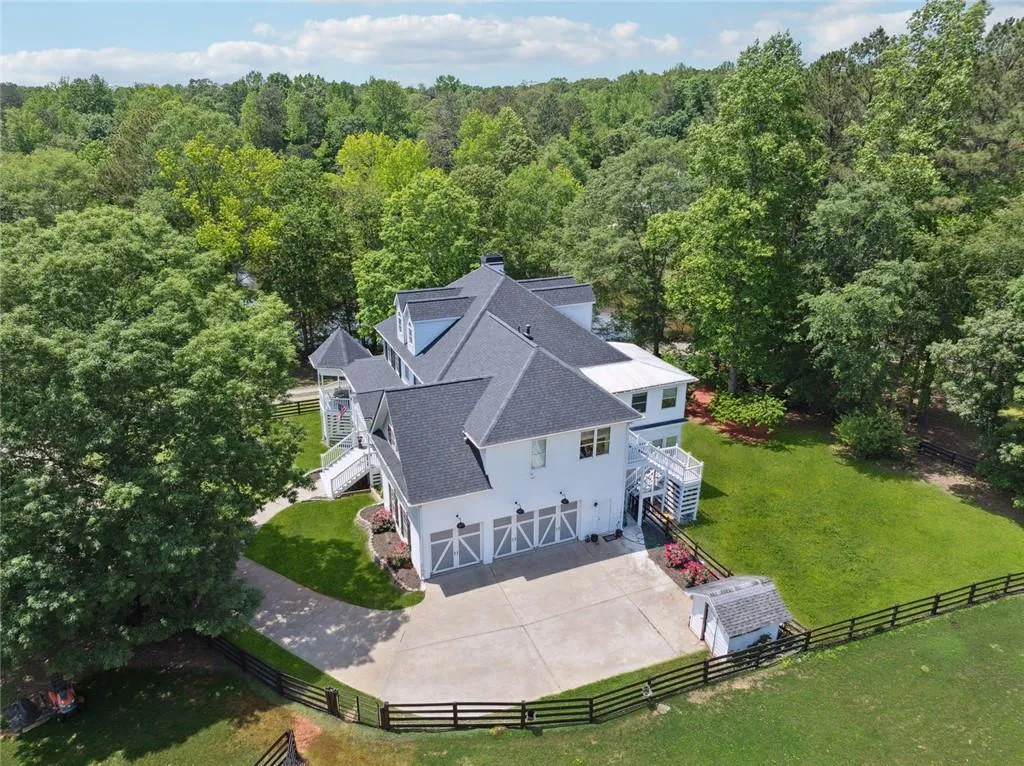 Canton, Georgia 30115, United States, 5 Bedrooms Bedrooms, ,6 BathroomsBathrooms,Residential,Active,135405