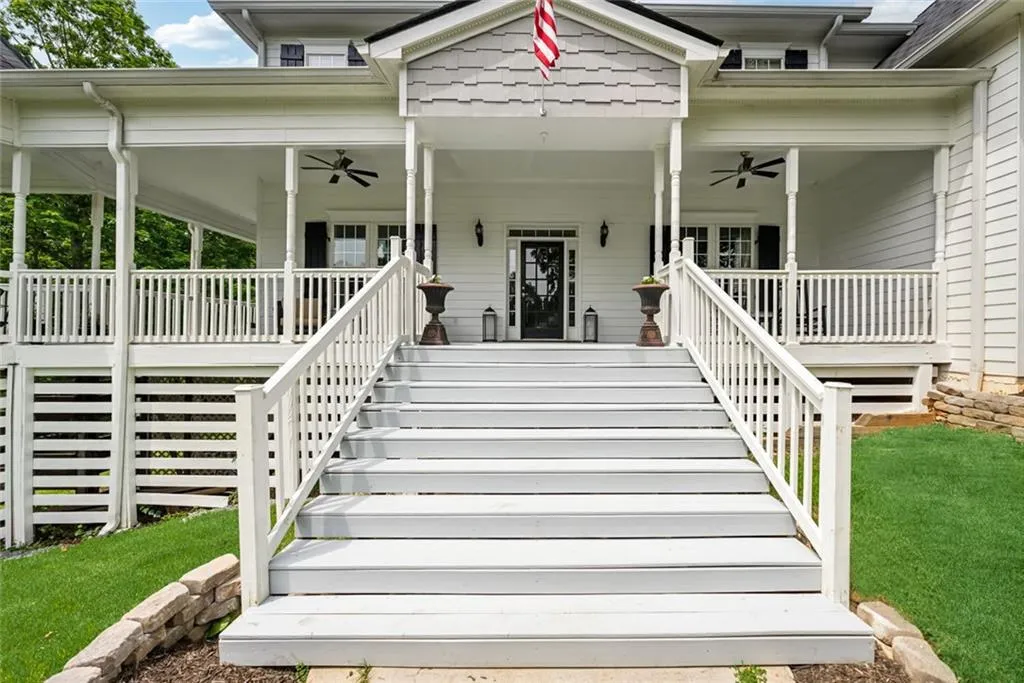 Canton, Georgia 30115, United States, 5 Bedrooms Bedrooms, ,6 BathroomsBathrooms,Residential,Active,135405