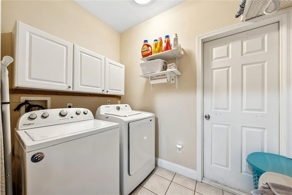 Canton, Georgia 30115, United States, 5 Bedrooms Bedrooms, ,6 BathroomsBathrooms,Residential,Active,135405