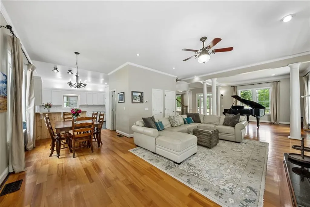 Canton, Georgia 30115, United States, 5 Bedrooms Bedrooms, ,6 BathroomsBathrooms,Residential,Active,135405