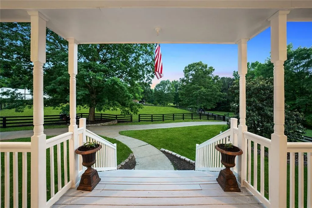 Canton, Georgia 30115, United States, 5 Bedrooms Bedrooms, ,6 BathroomsBathrooms,Residential,Active,135405