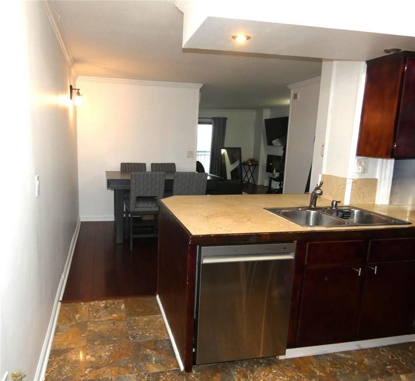 795 HAMMOND Drive 805