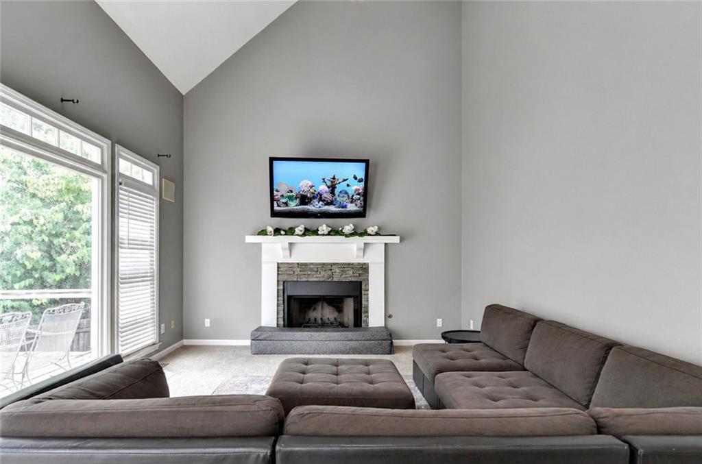 2038 Renford Pointe