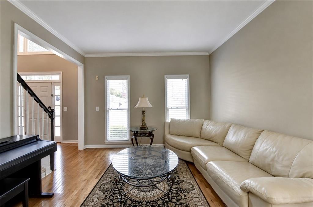 2038 Renford Pointe
