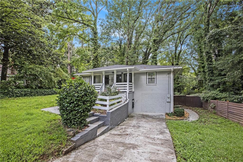 86 Stratford Drive NW